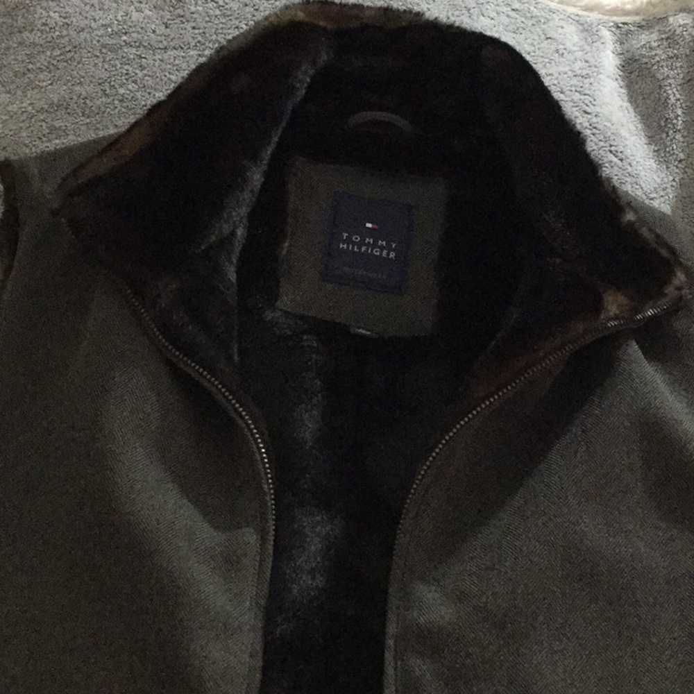 Tommy Hilfiger Vest - Picture 4 of 8